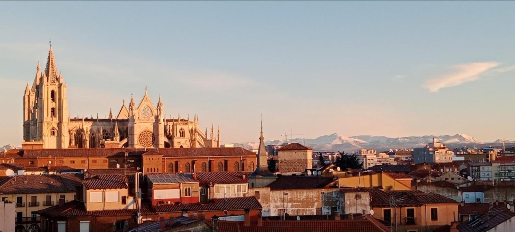 The View - Apartamento reformado con vistas a la Catedral León Exterior foto